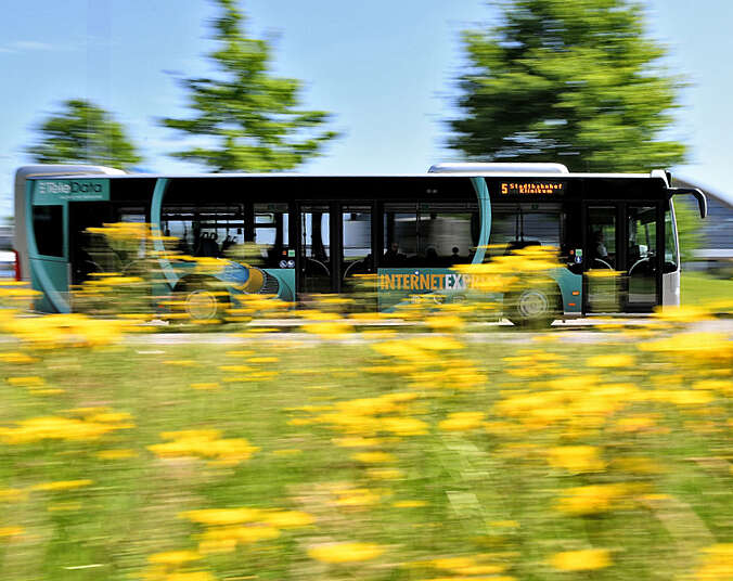 Bus beim vorbeifahren
